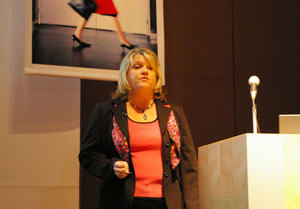 Hewlett-Packard Co. VP,Linux and Open Source & Linux Organization,Christine Martino氏