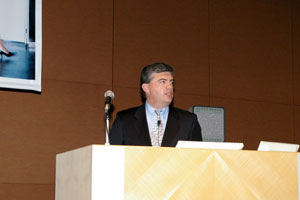 米Red Hat社のEnterprise Products Division,Worldwide Marketing & General ManagerSenior Vice President Tim Yeaton氏