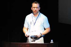 MySQL 代表取締役社長 Larry Stefonic氏