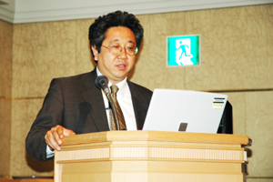 桐越 信一氏