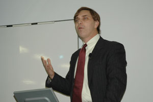 Brad Kirby氏